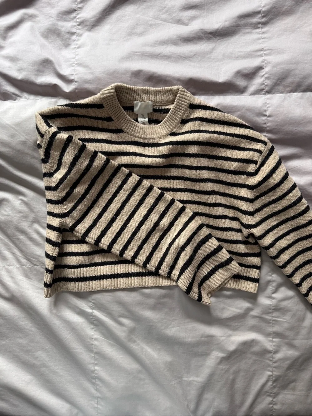 H&M Black and Cream Striped Cropped Sweater